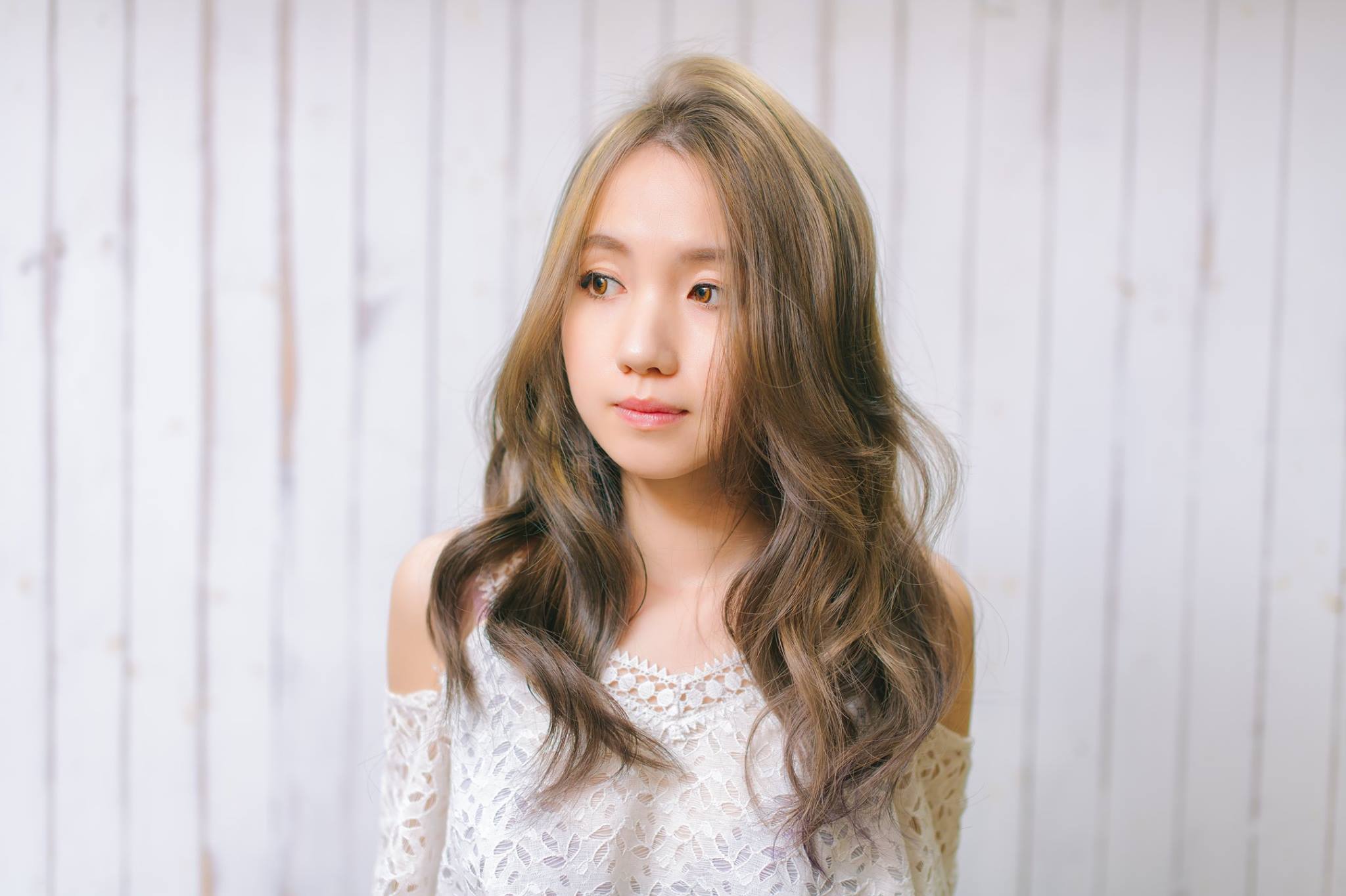 台中燙髮推薦,台中染髮,台中剪髮,微霧亞麻金