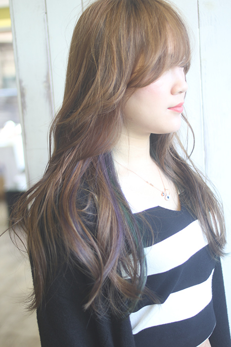 台中染髮,台中剪髮,亞麻色拼接綠藍紫色 