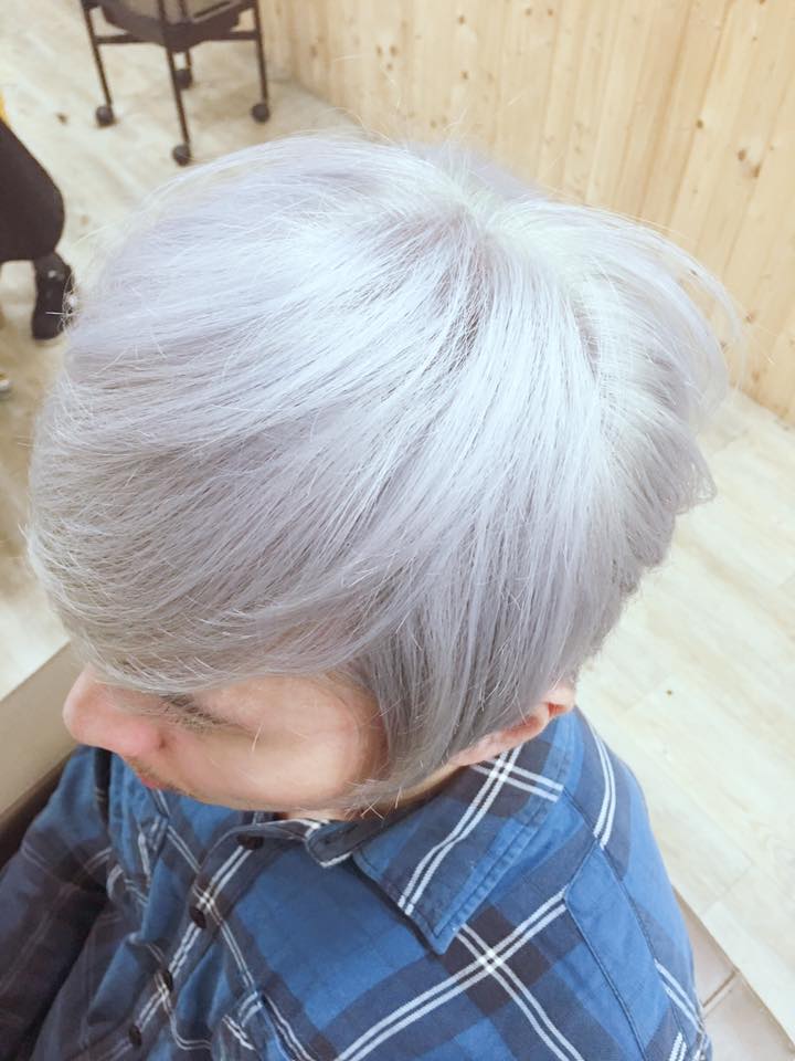 台中剪髮,台中染髮,台中燙髮,一中街染髮,銀白灰髮色