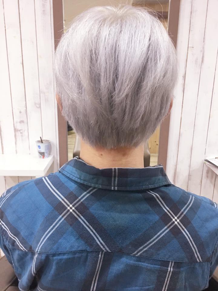 台中剪髮,台中染髮,台中燙髮,一中街染髮,銀白灰髮色