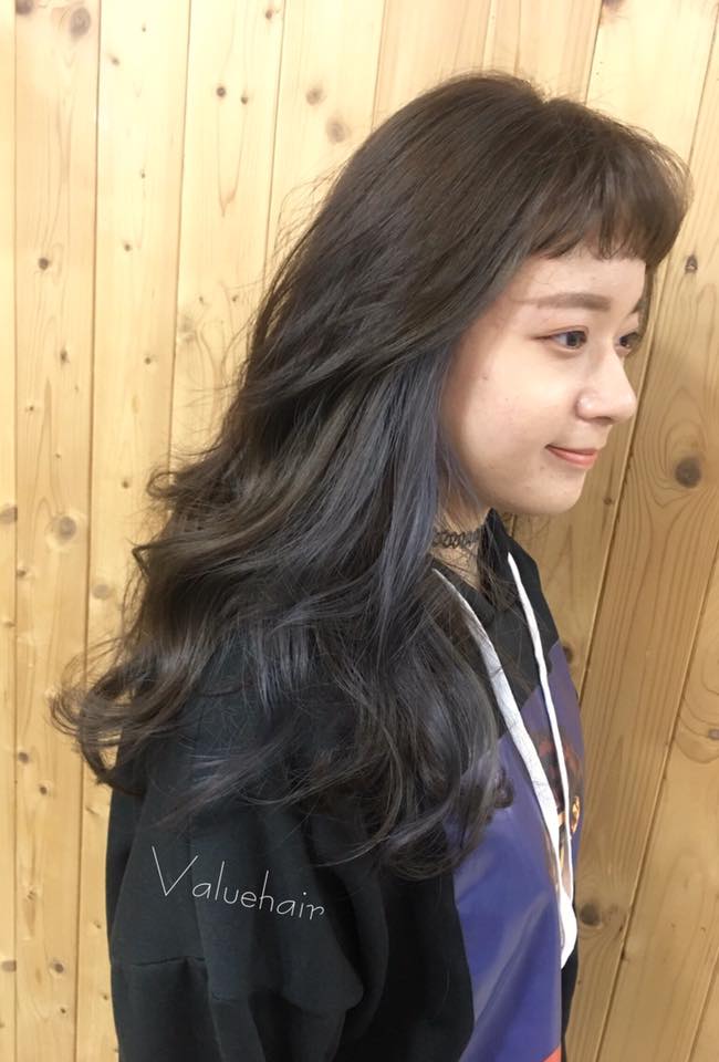 霧面茶色挑染灰紫色髮色,台中染髮,台中剪髮,台中燙髮推薦