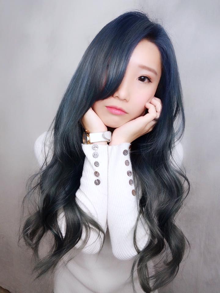 金屬光澤藍綠漸層,台中染髮,台中剪髮,台中燙髮推薦