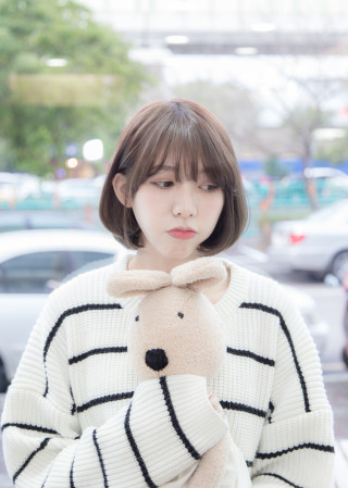 質木色調側顏短髮,台中染髮,台中剪髮,台中燙髮推薦