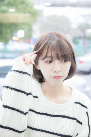 質木色調側顏短髮,台中染髮,台中剪髮,台中燙髮推薦