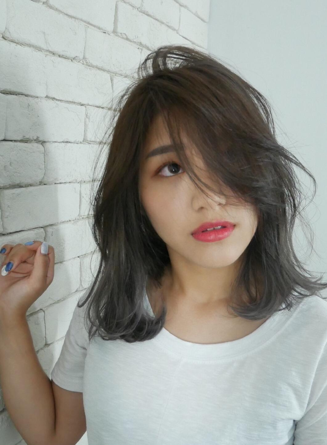 煙燻灰漸層髮色，台中染髮推薦、台中剪髮推薦、台中燙髮推薦、台中染燙推薦、台中一中染髮推薦