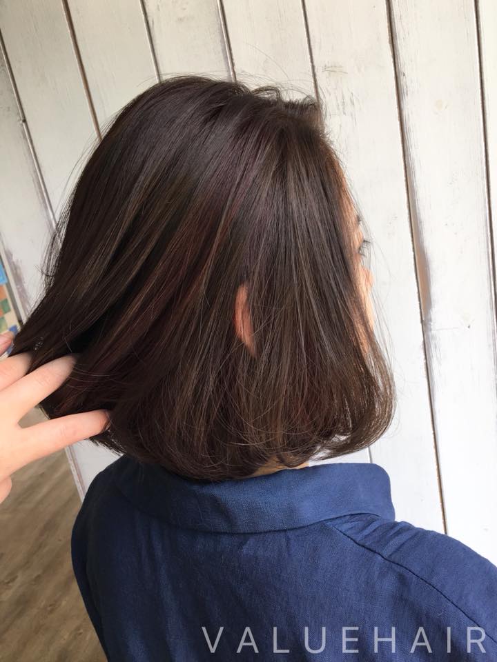 【台中染髮】霧咖色挑染莓果紅髮色