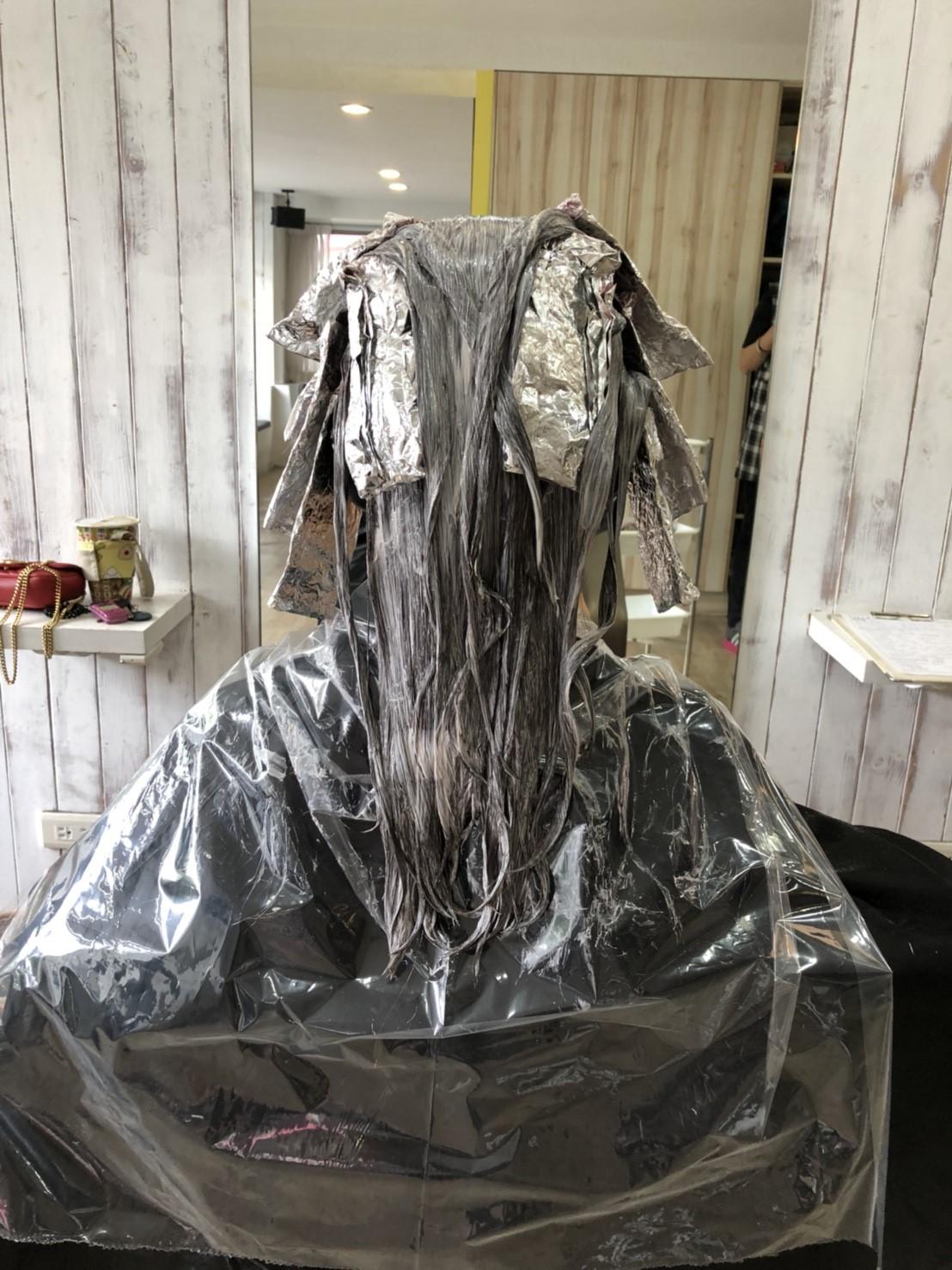 台中染髮,灰棕挑染上色 2