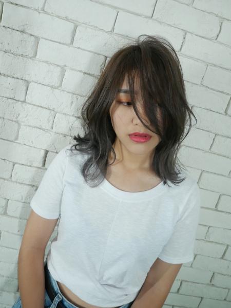 煙燻灰漸層髮色，台中染髮推薦、台中剪髮推薦、台中燙髮推薦、台中染燙推薦、台中一中染髮推薦